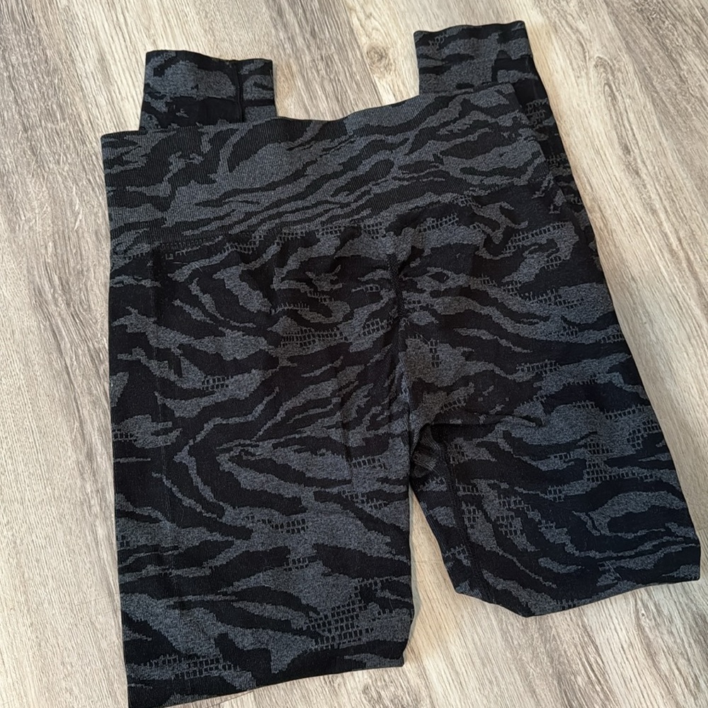 Animal Print Yoga Pants Scrunch Butt - Small/Medium - Picture 2 of 2